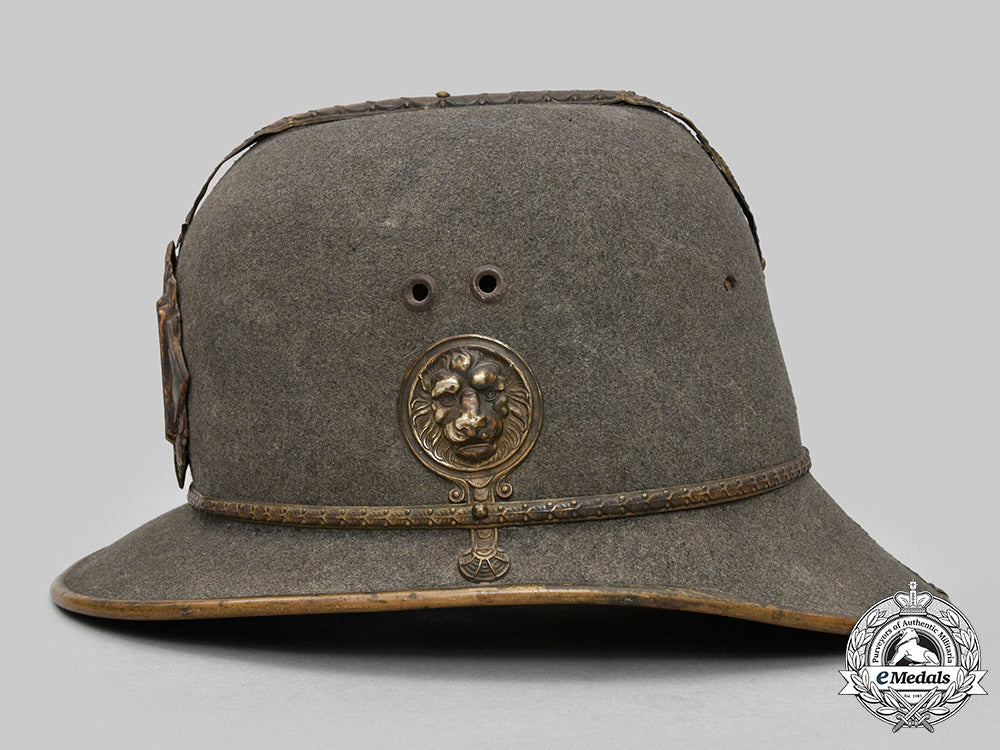 slovakia,_i_republic._a_slovak_police_felt_helmet_c2020_139_mnc0819