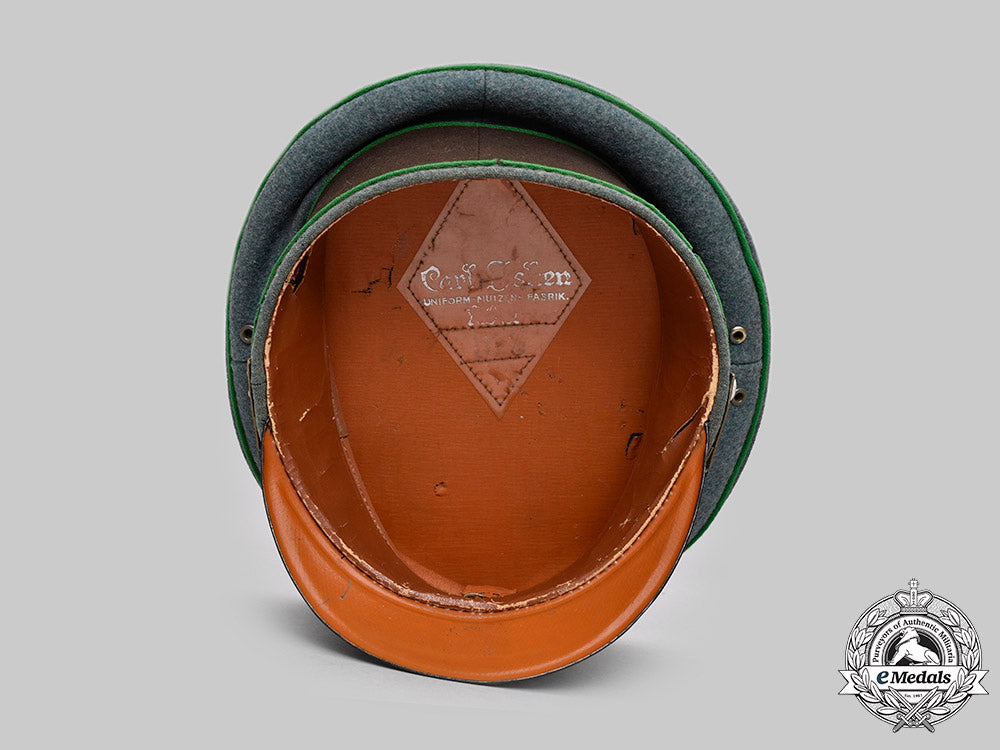 germany,_schutzpolizei._an_em/_nco’s_visor_cap,_by_carl_isken_c2020_157_mnc7983