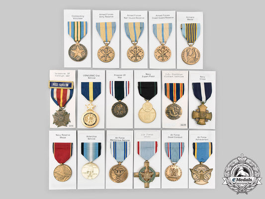 united_states._a_lot_of_seventeen_medals_c2020_172_mnc8821