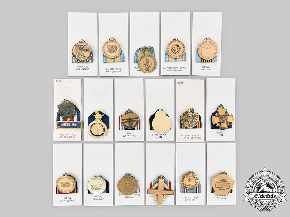 united_states._a_lot_of_seventeen_medals_c2020_173_mnc8824