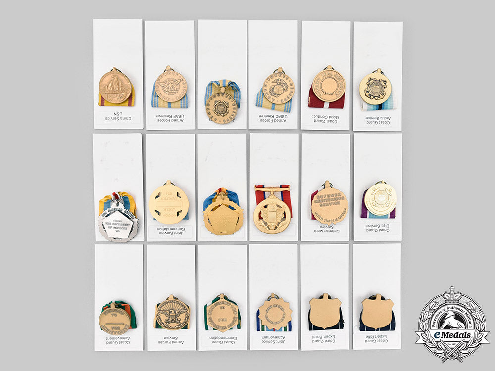 united_states._a_lot_of_eighteen_medals_c2020_175_mnc8831_1