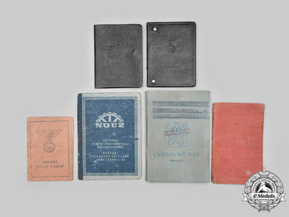 slovakia,_i_republic._a_mixed_lot_of_identity_booklets_and_documents_c2020_178_mnc1762_1