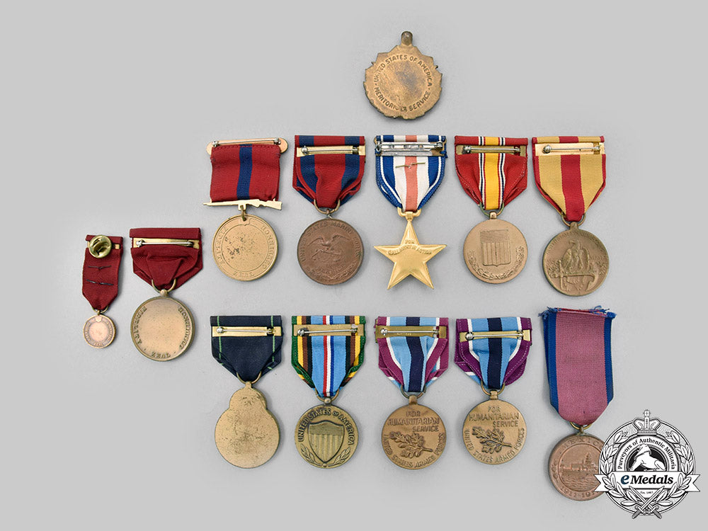 united_states._a_lot_of_thirteen_medals_c2020_179_mnc8842_1