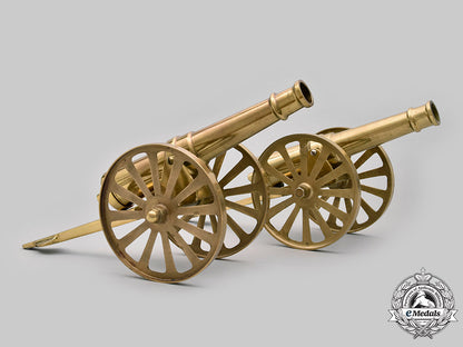 united_states._a_pair_of_mid20_th_century_large_brass_desk_cannons_c2020_192_mnc8708_1_1