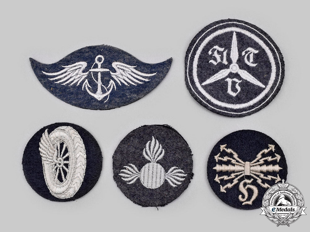germany,_luftwaffe._a_lot_of_uniform_trade_insignia_c2020_193_mnc2168