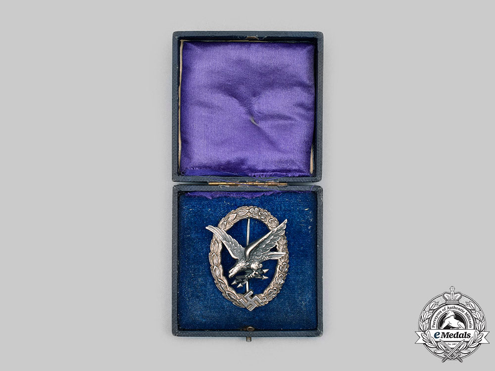 germany,_luftwaffe._a_radio_operator&_air_gunner_badge,_with_case,_by_wilhelm_deumer_c2020_193_mnc4616