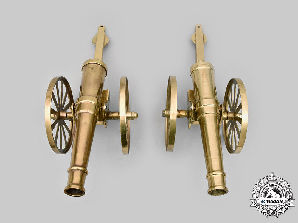 united_states._a_pair_of_mid20_th_century_large_brass_desk_cannons_c2020_193_mnc8712_1_1