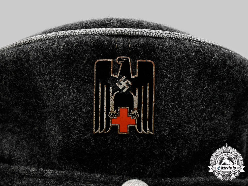 germany,_drk._a_red_cross_officer’s_m43-_style_cap&_medical_pouch_c2020_214_mnc5420