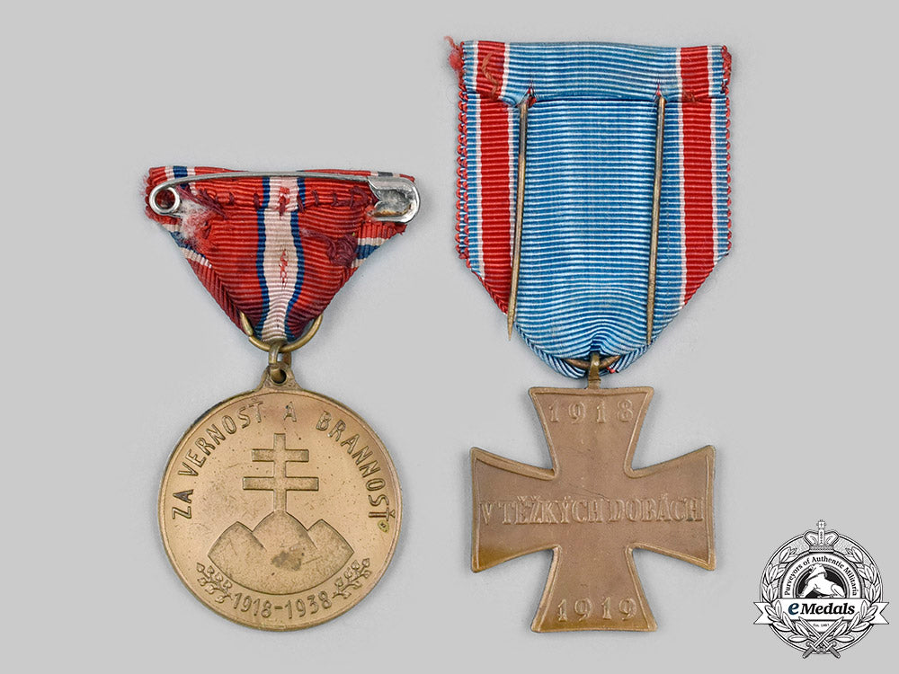 czechoslovakia,_i_republic;_slovakia,_republic._two_volunteer_awards_c2020_220_mnc0783