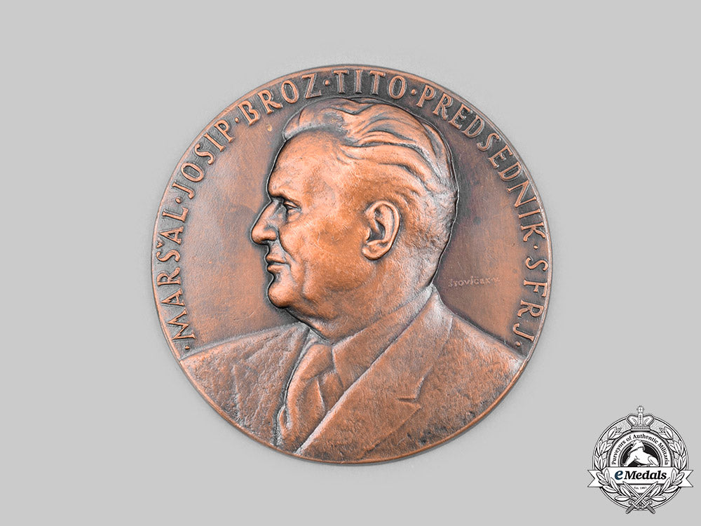yugoslavia,_socialist_federal_republic._a_josip_broz_tito_table_medal_c2020_234_mnc5051