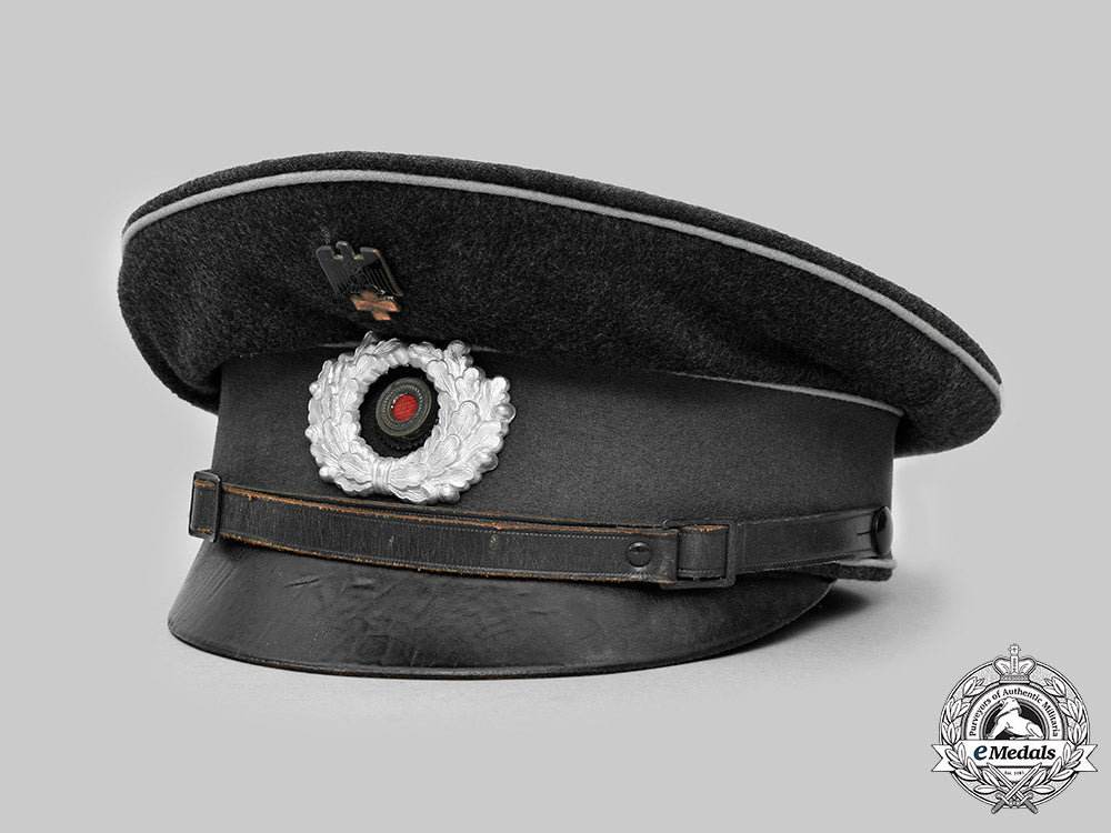 germany,_drk._a_red_cross_official’s_visor_cap_c2020_257_mnc9704