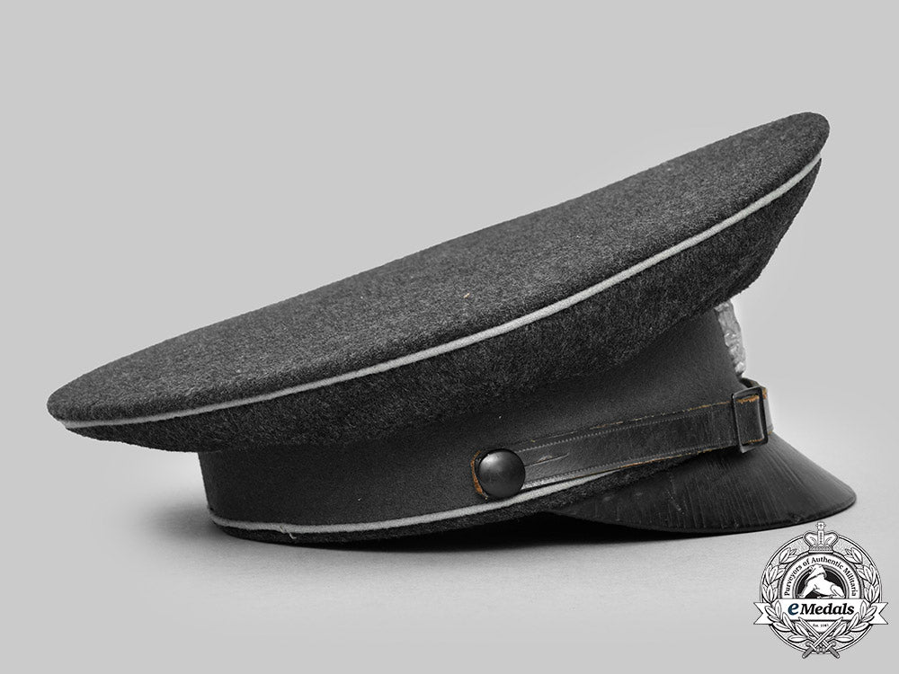 germany,_drk._a_red_cross_official’s_visor_cap_c2020_259_mnc9708