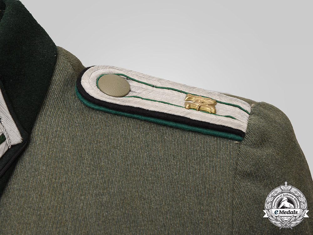 germany,_wehrmacht._an_armed_forces_official_engineer/_technical_staff_officer-_grade_service_tunic_c2020_284emd_0358_1_1
