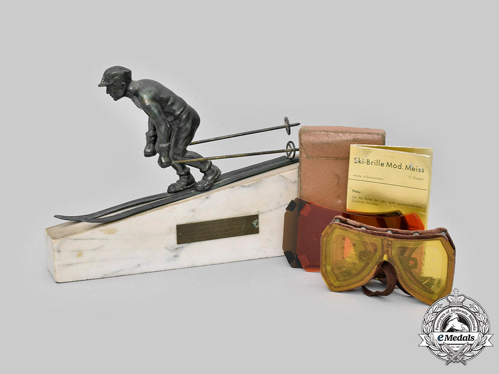 slovakia._i_republic._a1940_downhill_ski_victor’s_trophy,_with_goggles_c2020_287_mnc9029_1