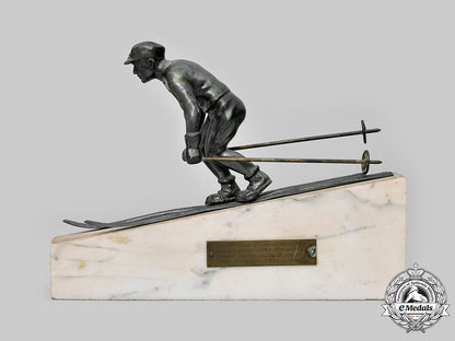 slovakia._i_republic._a1940_downhill_ski_victor’s_trophy,_with_goggles_c2020_288_mnc9031_1