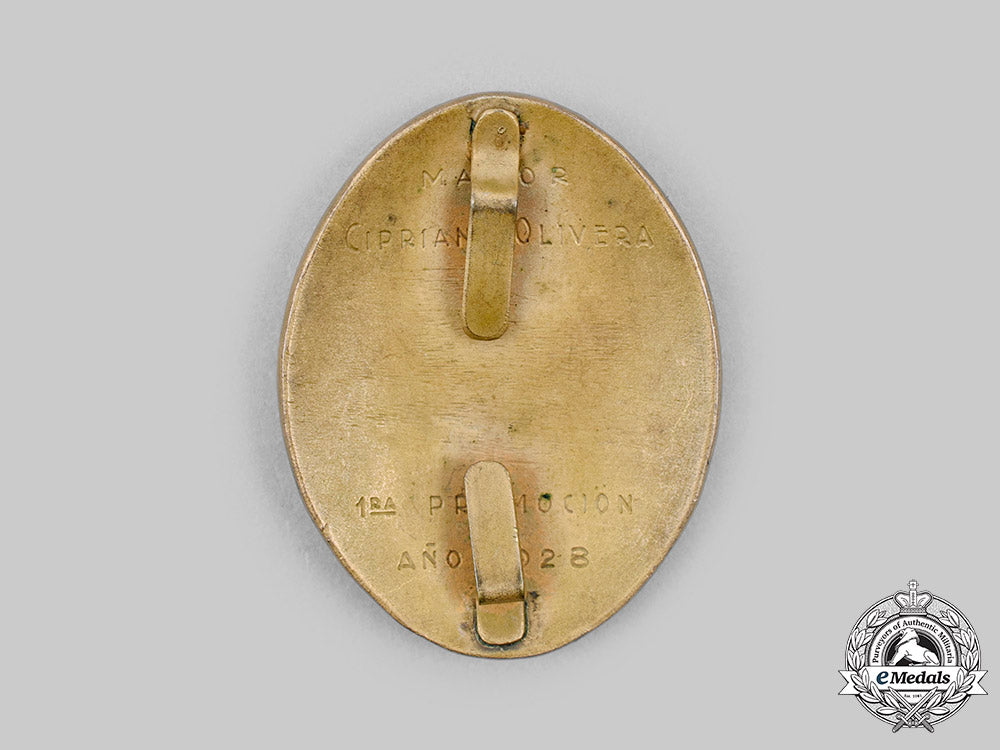 uruguay._an_army_officers_hat_badge_to_mayor_cipriano_olivera,_c.1928_c2020_290_mnc0513_1