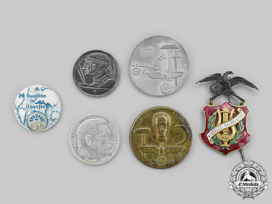 germany._a_mixed_lot_of_badges_and_coins_c2020_290_mnc2305_1