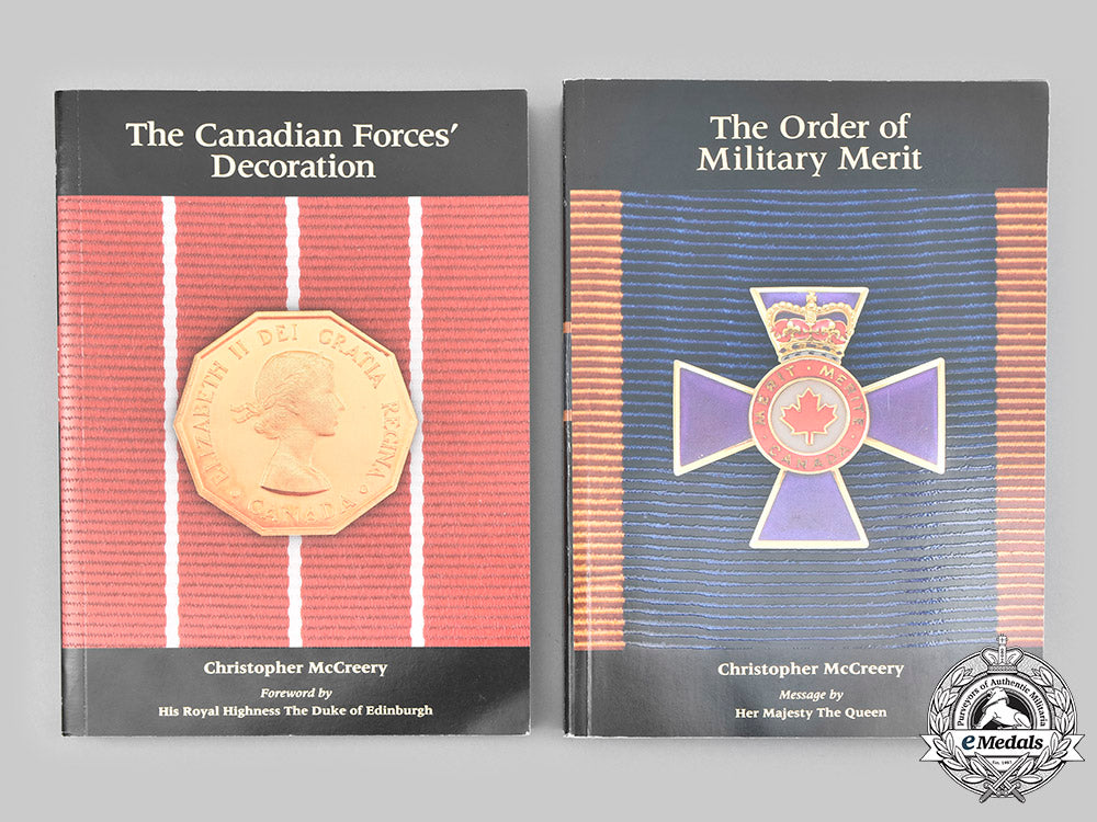 canada,_commonwealth._two_official_canadian_armed_forces_award_publications,_bilingual_c2020_290_mnc4550