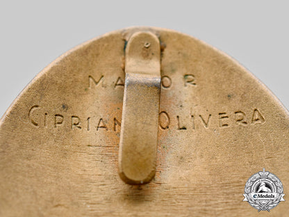 uruguay._an_army_officers_hat_badge_to_mayor_cipriano_olivera,_c.1928_c2020_292_mnc0517_1