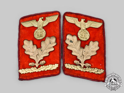 germany,_nsdap._a_set_of_gau-_level_oberbereichsleiter_collar_tabs_c2020_294_mnc0410_1