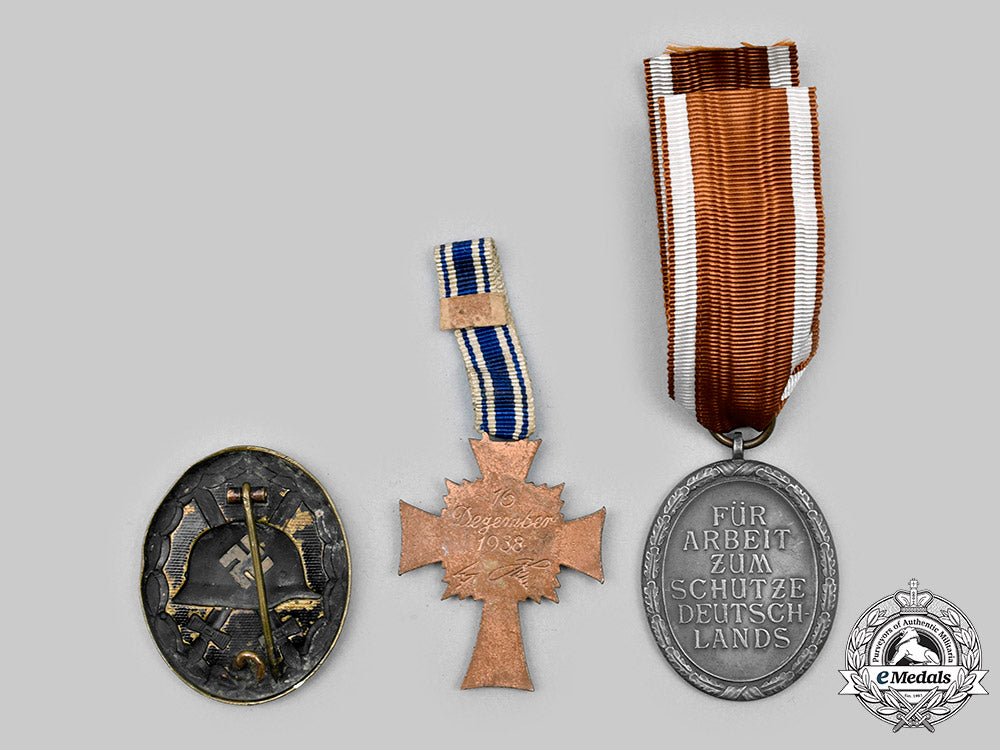 germany,_third_reich._a_lot_of_medals&_awards_c2020_297_mnc2255