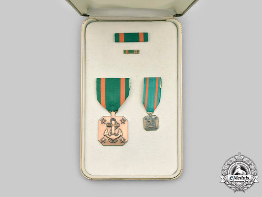 united_states._a_navy_and_marine_corps_achievement_medal,_cased_c2020_301_mnc2145