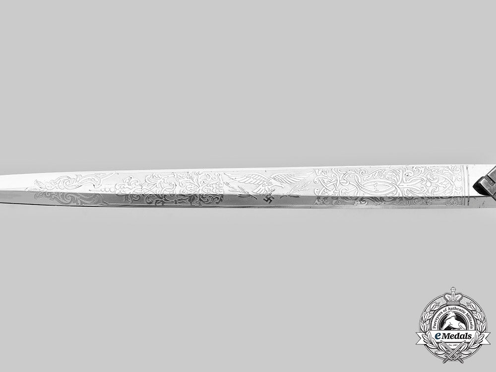 germany,_luftwaffe._a_ii_pattern_officer’s_dagger_with_etched_blade&_hanger,_by_emil_voos_c2020_3154_mnc1503_1
