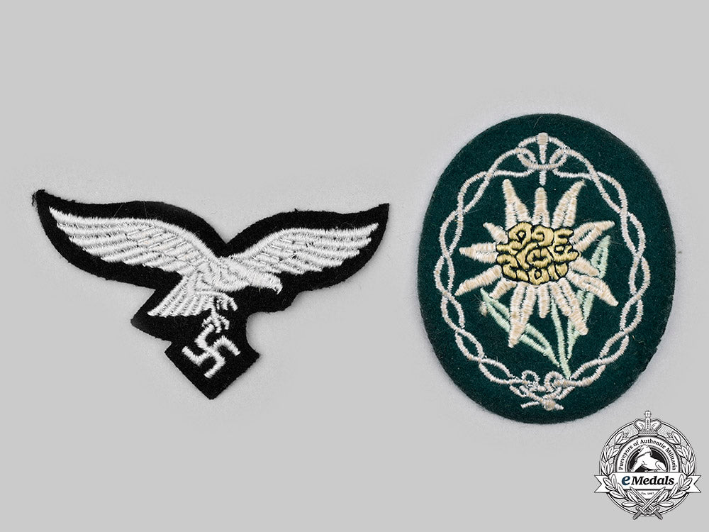 germany,_wehrmacht._a_pair_of_uniform_insignia_c2020_322_mnc2592_1