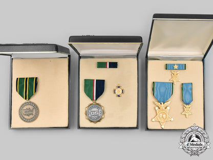 united_states._a_lot_of_three_united_states_border_patrol_awards_cased_c2020_327_mnc2110