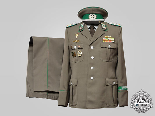 germany,_ddr._an_east_german_border_troops_oberst_dress_uniform_c2020_331cbb_0881