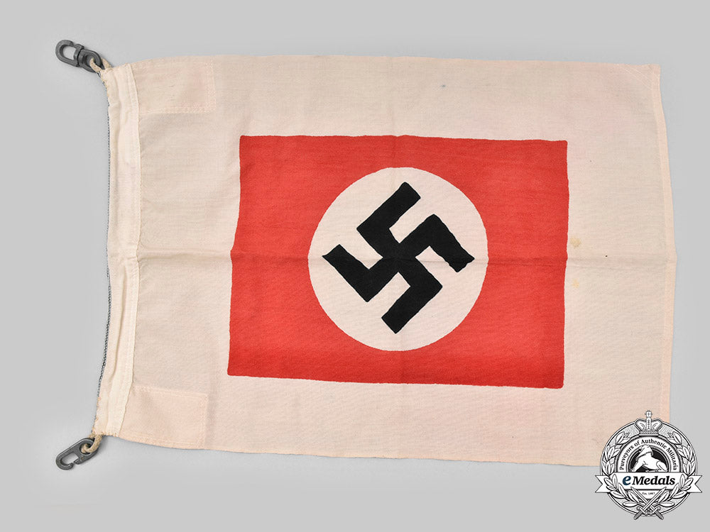 germany,_kriegsmarine._a_rare_harbour_pilot’s_flag_c2020_337_mnc4836_1_1