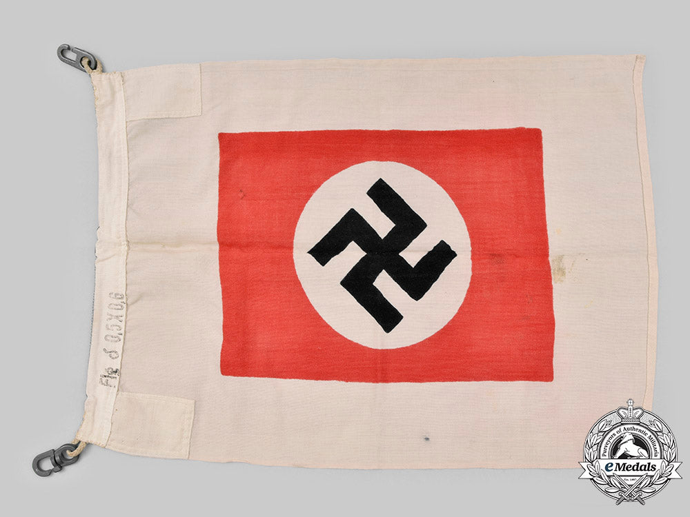 germany,_kriegsmarine._a_rare_harbour_pilot’s_flag_c2020_338_mnc4838_1_1