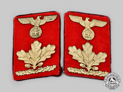 germany,_nsdap._a_set_of_gau-_level_oberdienstleiter_collar_tabs_c2020_344_mnc0378