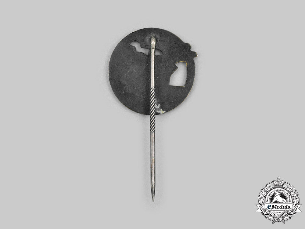 germany,_kriegsmarine._a_blockade_runner_badge,_with_stick_pin_miniature_and_case,_by_schwerin_c2020_355_mnc4973_1_1