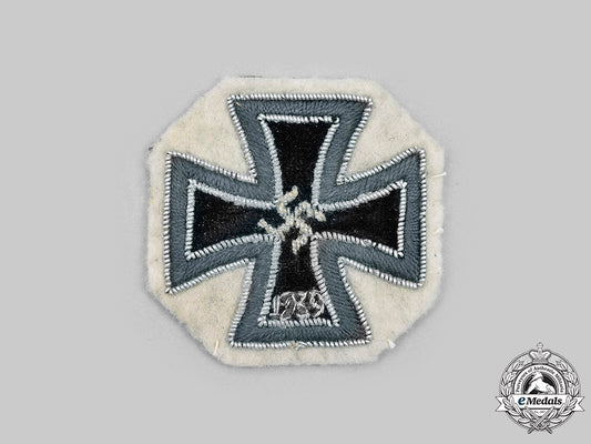 germany,_wehrmacht._a_rare1939_iron_cross_i_class,_cloth_version_c2020_368_mnc7359_1_1_1