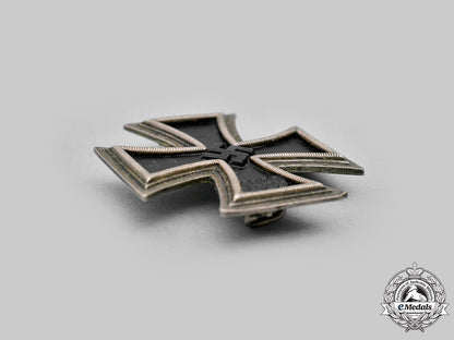 germany,_wehrmacht._a1939_iron_cross_i_class,_by_b.h._mayer_c2020_376_mnc4805