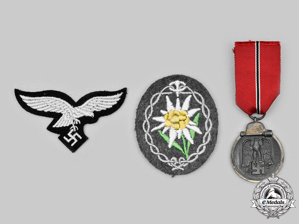 germany,_third_reich._a_lot_of_badges_and_insignia_c2020_381_mnc1907_1