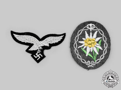 germany,_third_reich._a_lot_of_badges_and_insignia_c2020_382_mnc1908_1
