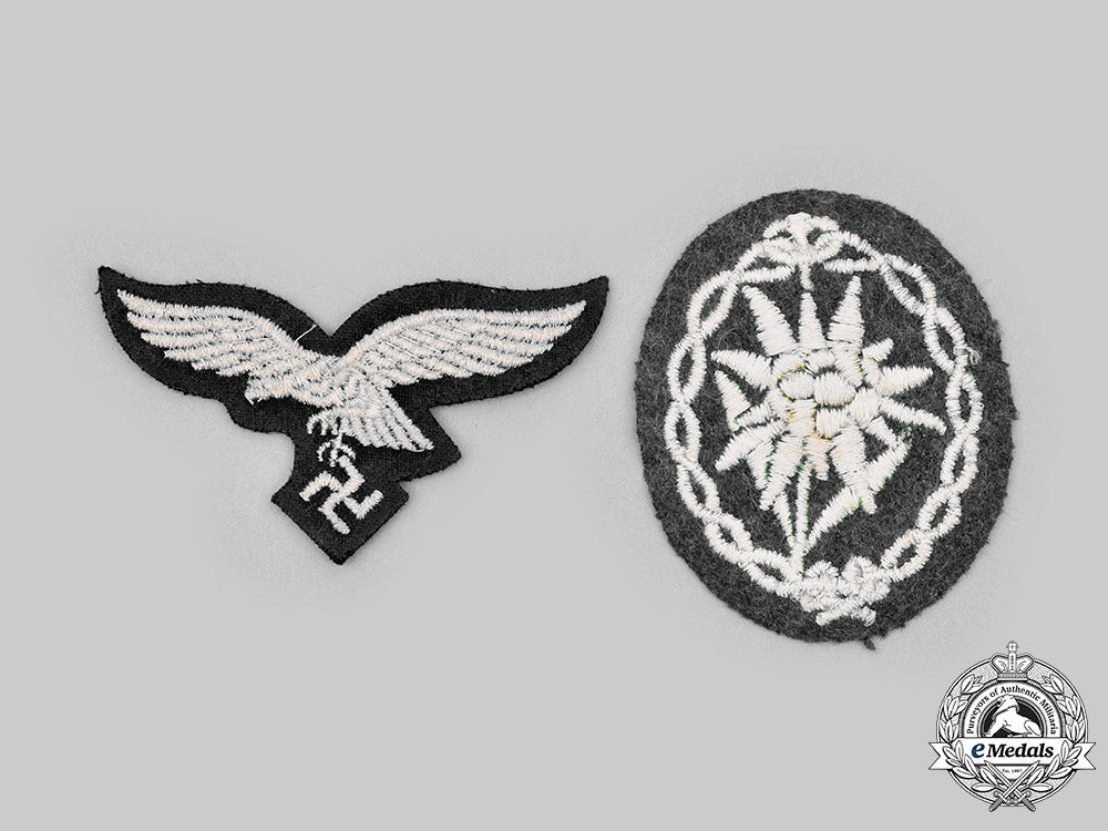 germany,_third_reich._a_lot_of_badges_and_insignia_c2020_383_mnc1910_1