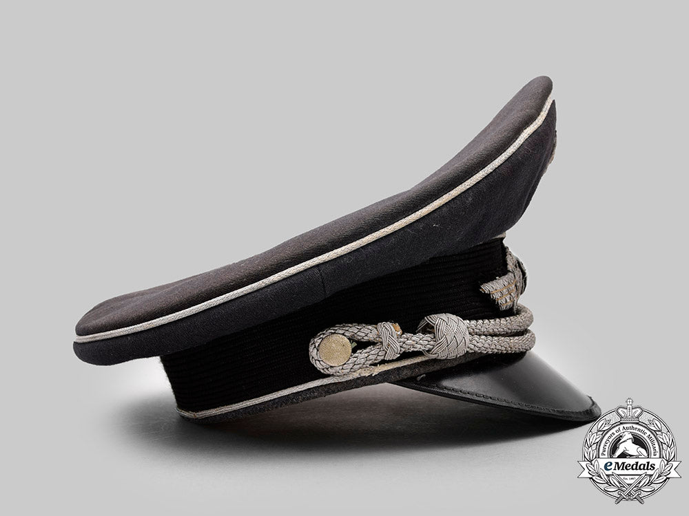 germany,_luftwaffe._an_owner-_attributed_officer’s_visor_cap_c2020_384_mnc9467_1
