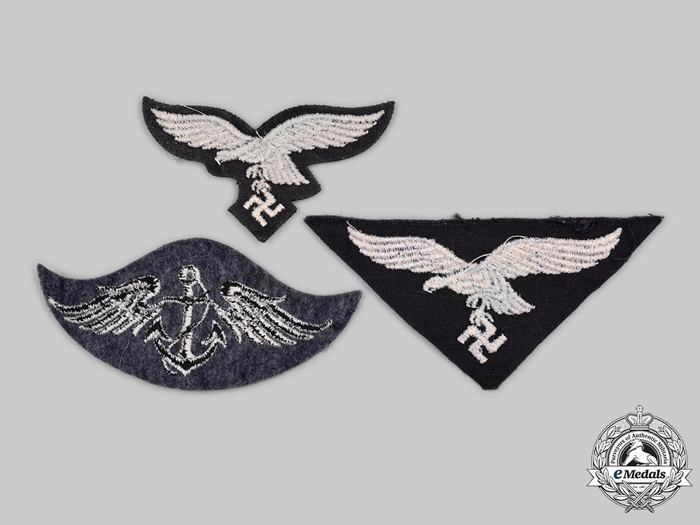 germany,_luftwaffe._a_lot_of_uniform_insignia_c2020_390_mnc3566_1
