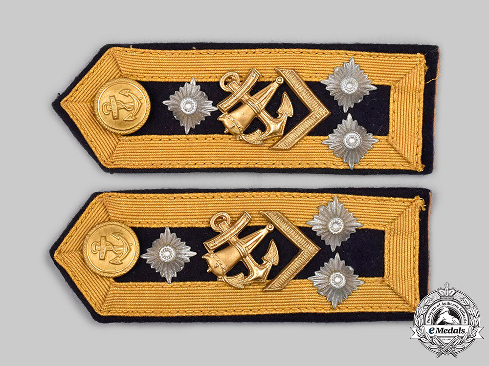 germany,_kriegsmarine._a_set_of_defence_ordnance_artificer_stabsoberfeldwebel_shoulder_boards_c2020_391_mnc3568_1_1_1