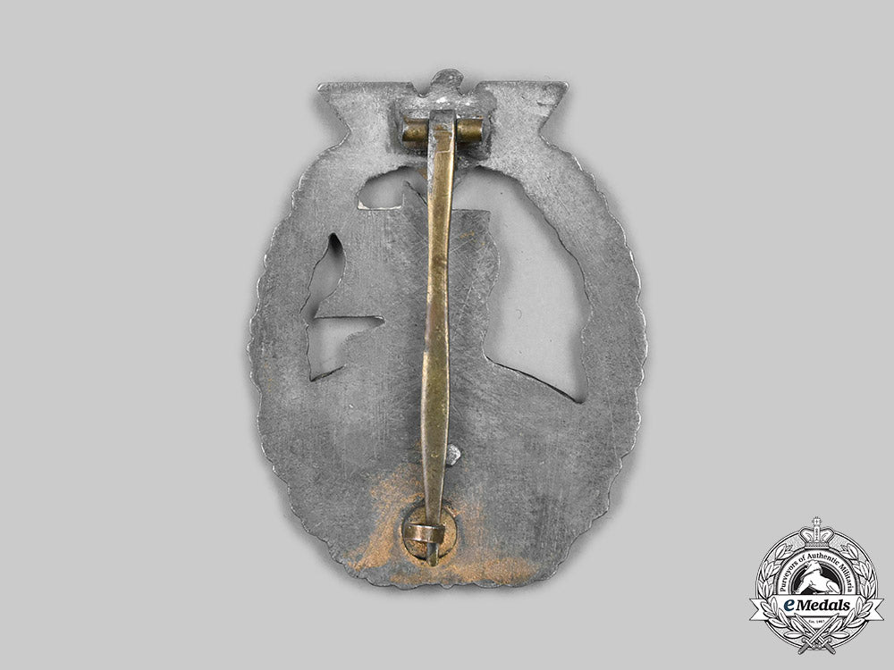 germany,_kriegsmarine._an_auxiliary_cruiser_war_badge,_by_steinhauer&_lück_c2020_394_mnc3574_1_1_1