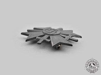 germany,_wehrmacht._a_war_merit_cross,_i_class_with_swords_and_unusual_case,_by_steinhauer&_lück_c2020_405_mnc4900