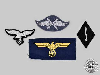 germany,_wehrmacht._a_lot_of_uniform_insignia_c2020_422_mnc4932_1