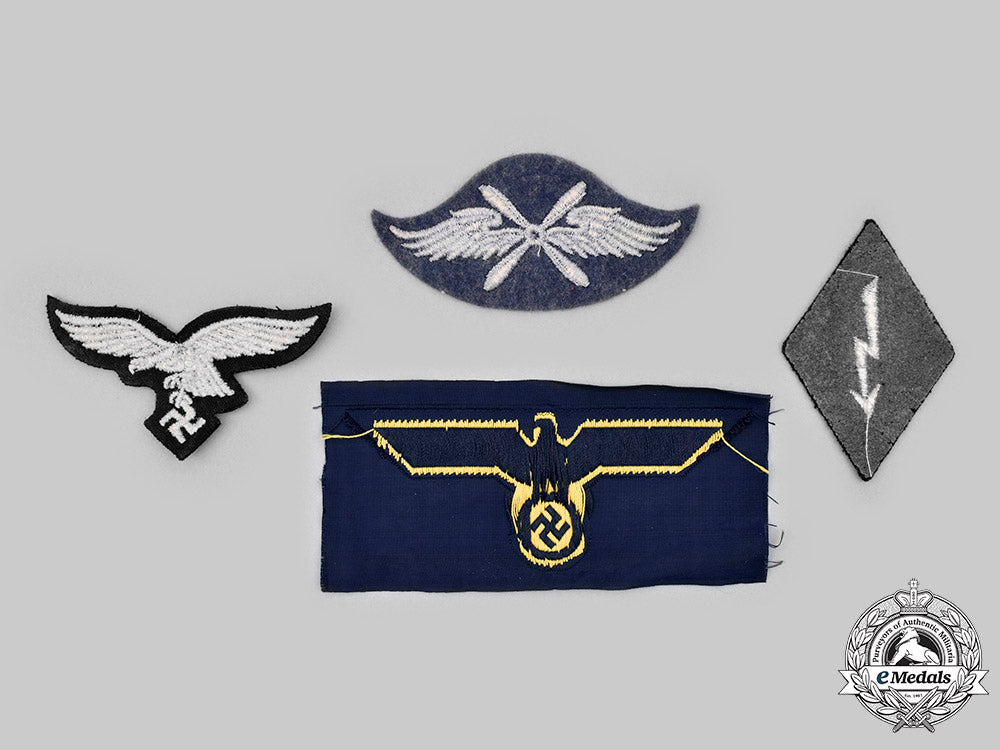 germany,_wehrmacht._a_lot_of_uniform_insignia_c2020_423_mnc4934_1