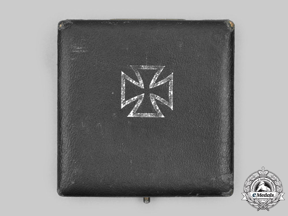 germany,_wehrmacht._a1939_iron_cross_i_class,_with_case,_by_c.f._zimmermann_c2020_429_mnc4947