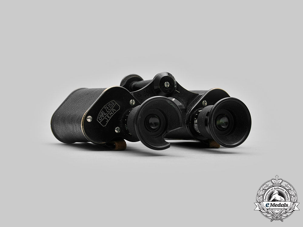united_kingdom._an_early_twentieth_century_field_binoculars_by_carl_zeiss_of_jena,_named_to_dr._arnold_caddy_frcs_of_calcutta_c2020_433_mnc2209_1_1