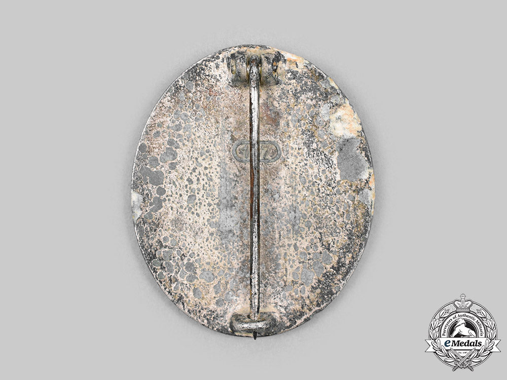germany,_wehrmacht._a_wound_badge,_silver_grade,_by_carl_wild_c2020_437_mnc1621_1_1