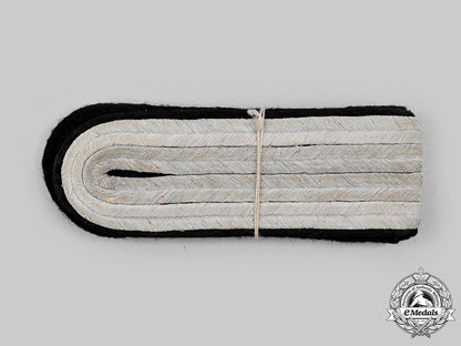 germany,_ss._a_set_of_ss-_untersturmführer_shoulder_boards_c2020_454_mnc1675_1